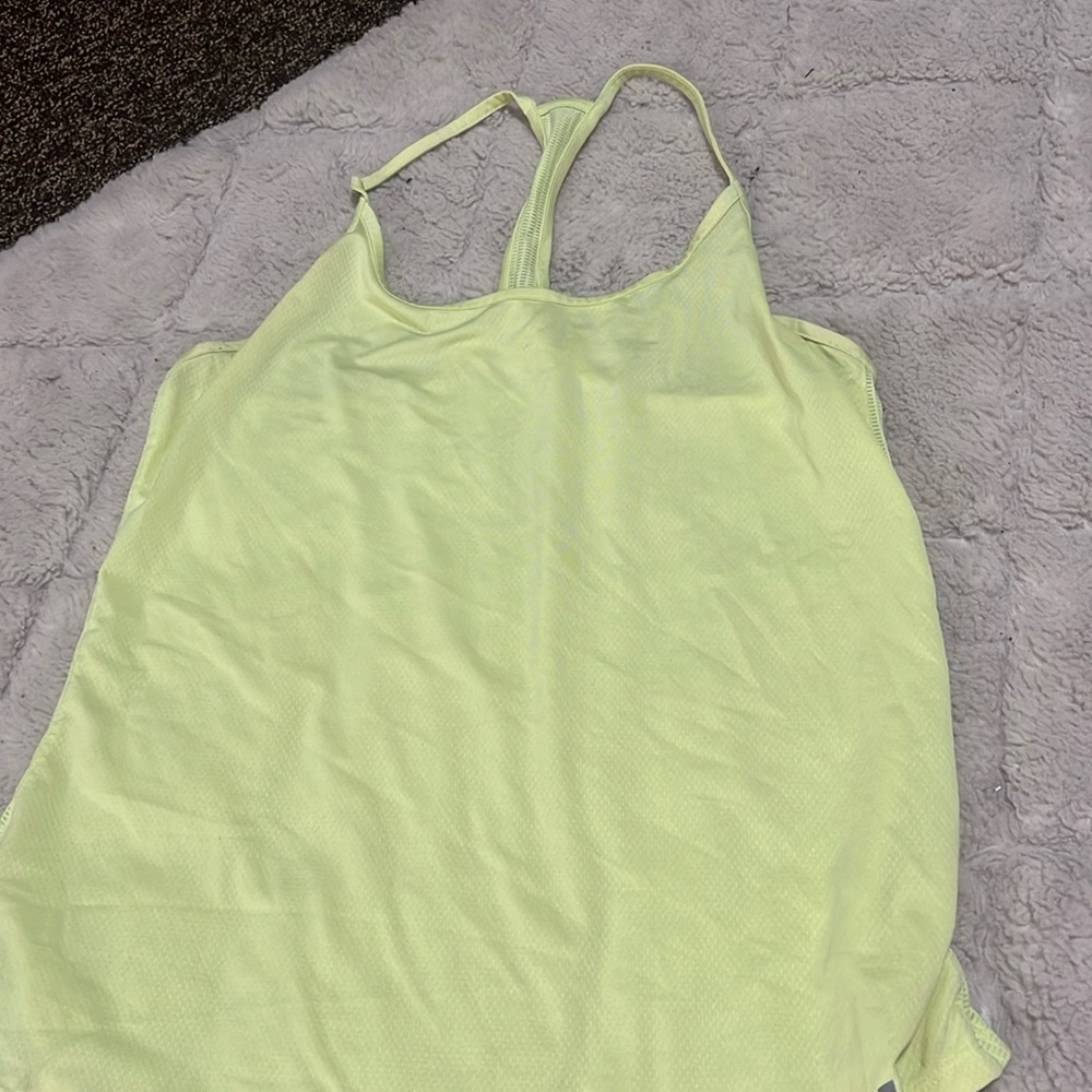 workout shirt